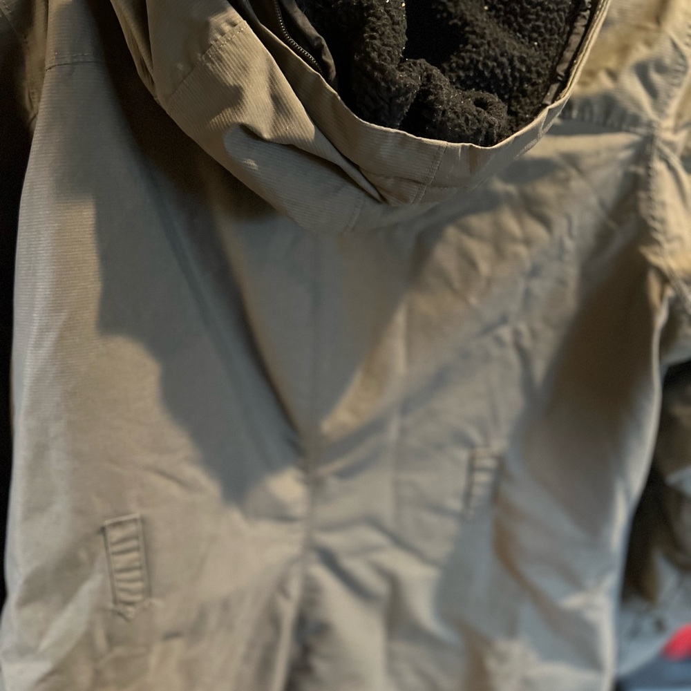 Colombia coat - Picture 11 of 12